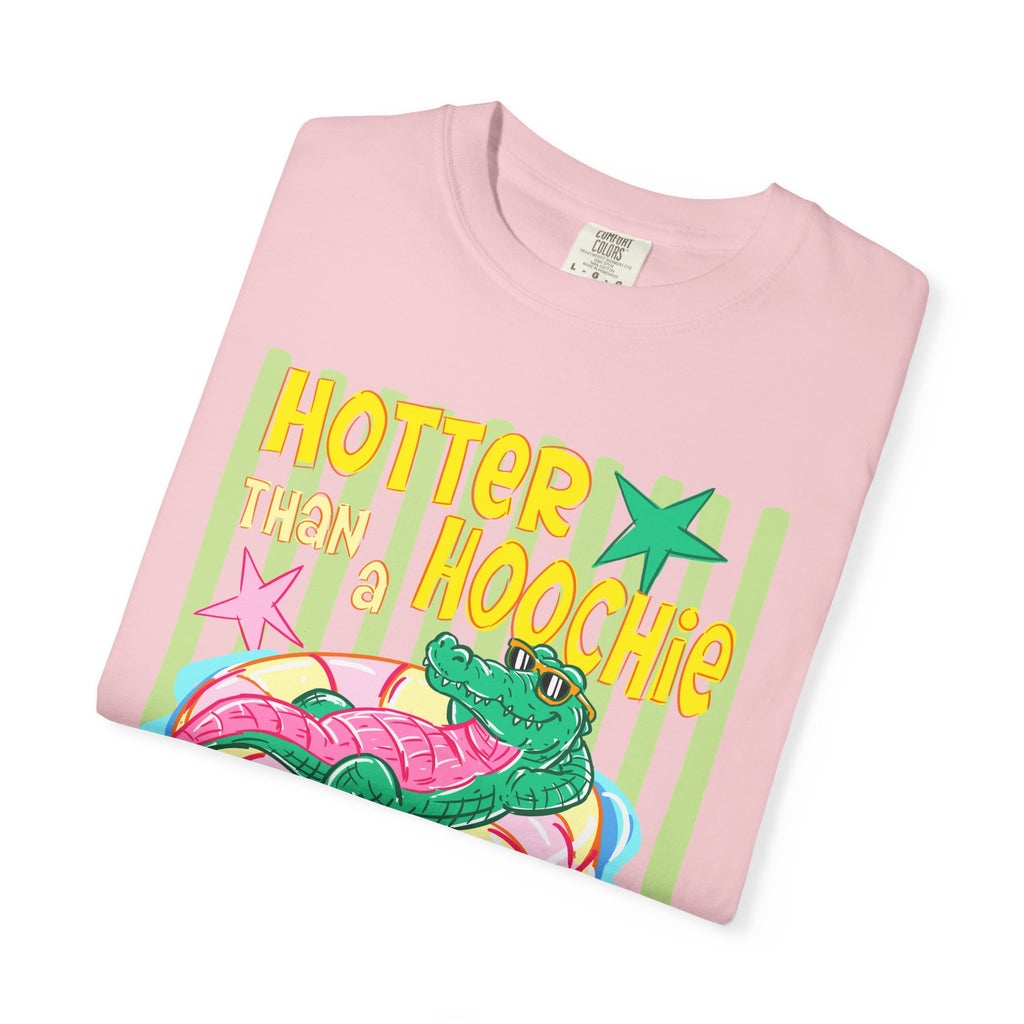 "Hotter Than A Hoochie Coochie" Retro Alligator Graphic Tee